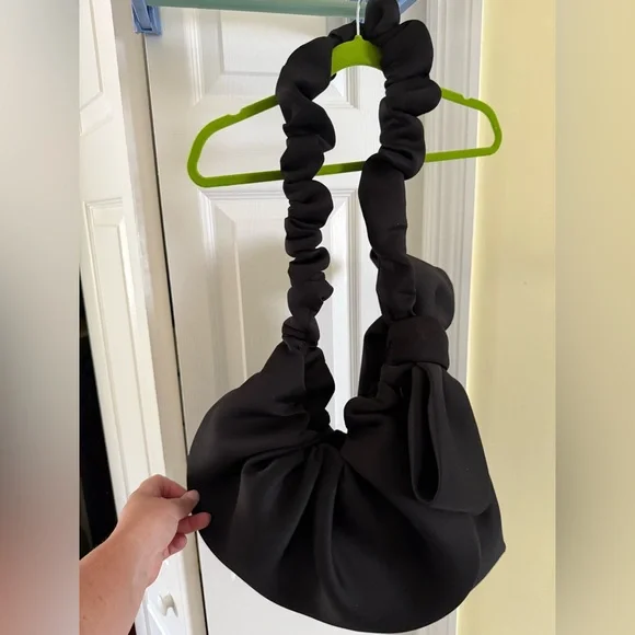 Stylish Black Crossbody Bag with Bow Detail - Picture 8 of 13